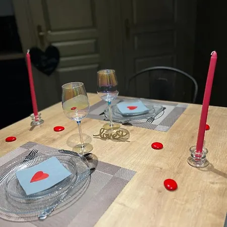 Apartment Romantique Avec Ambiance Cocooning Saint-Genet-Lerpt